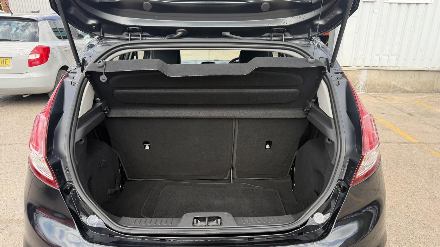 Ford Fiesta view 9