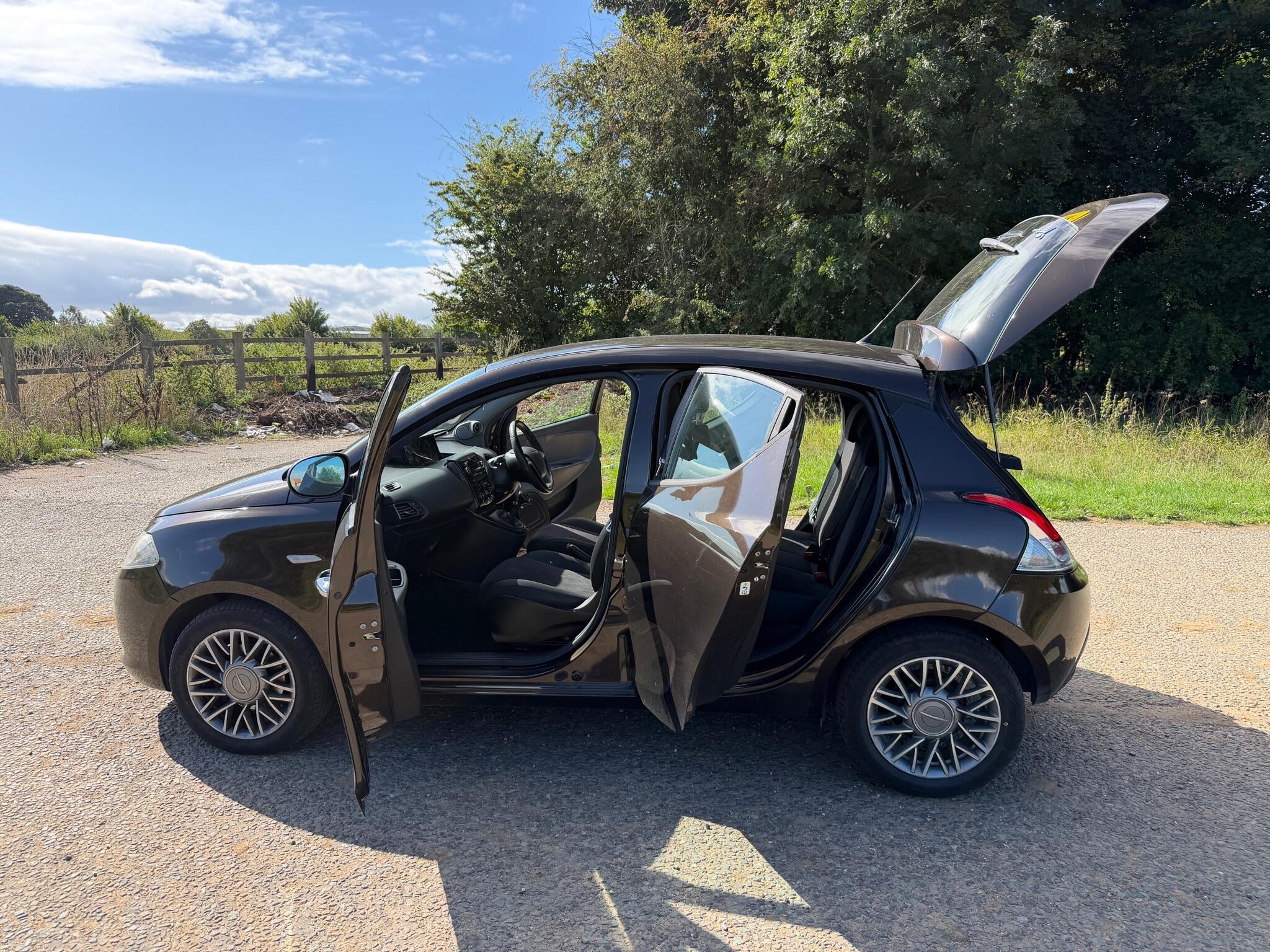 Chrysler Ypsilon view 36