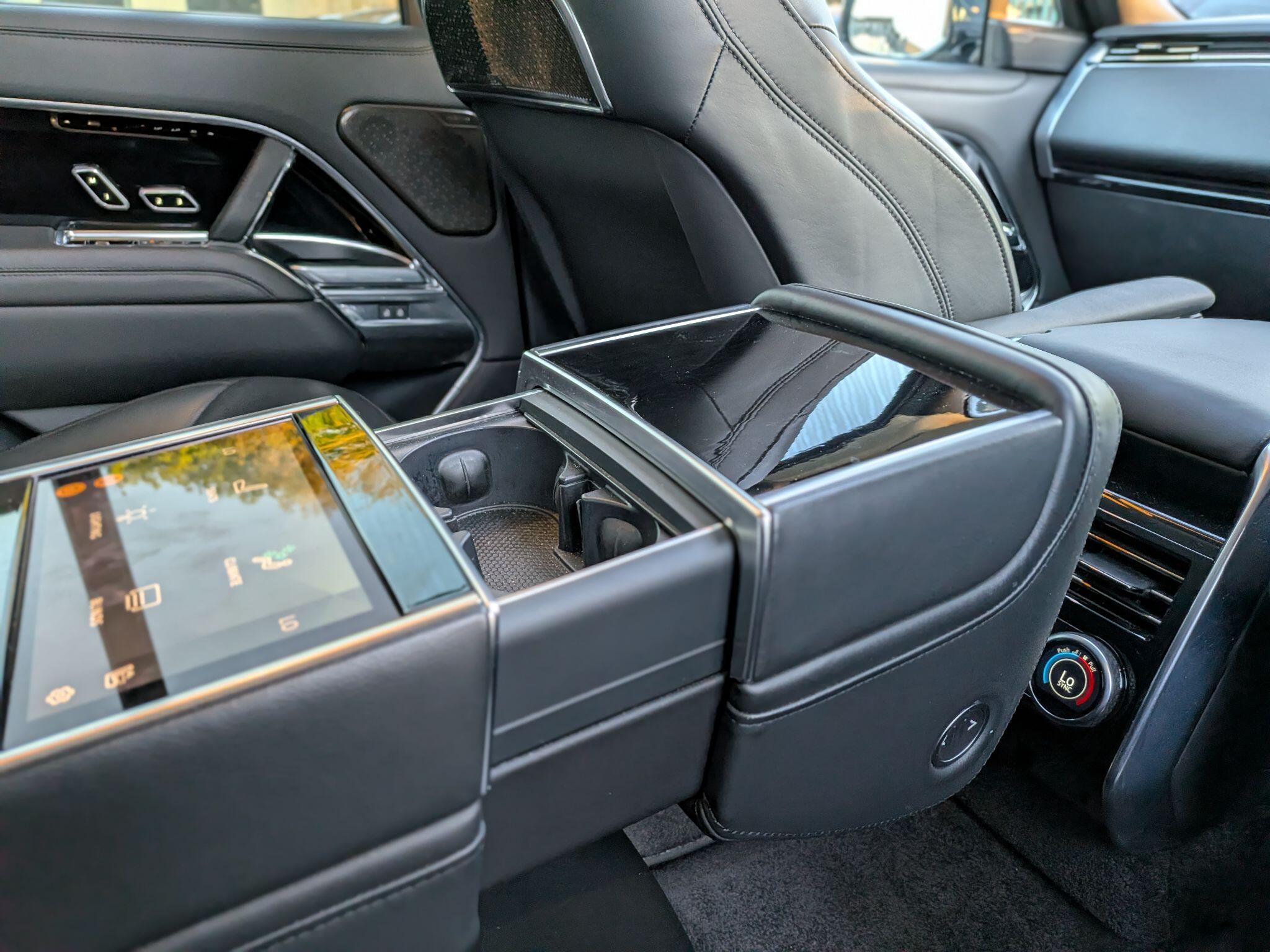 Land Rover Range Rover view 34
