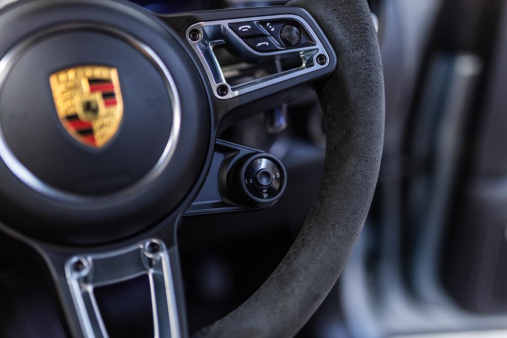 Porsche Macan view 28