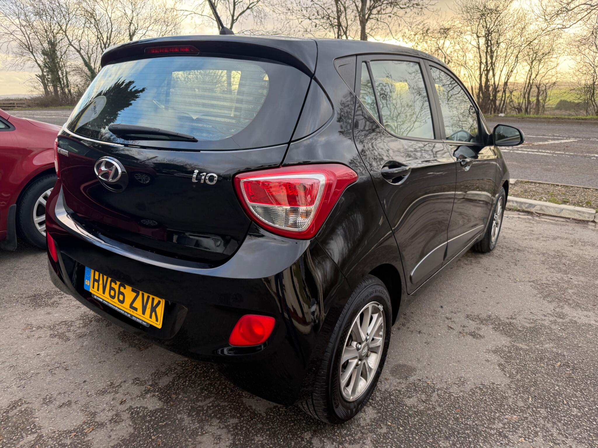 2016 Hyundai i10 1.0 Premium Euro 5 5dr • 99,000 miles image 6