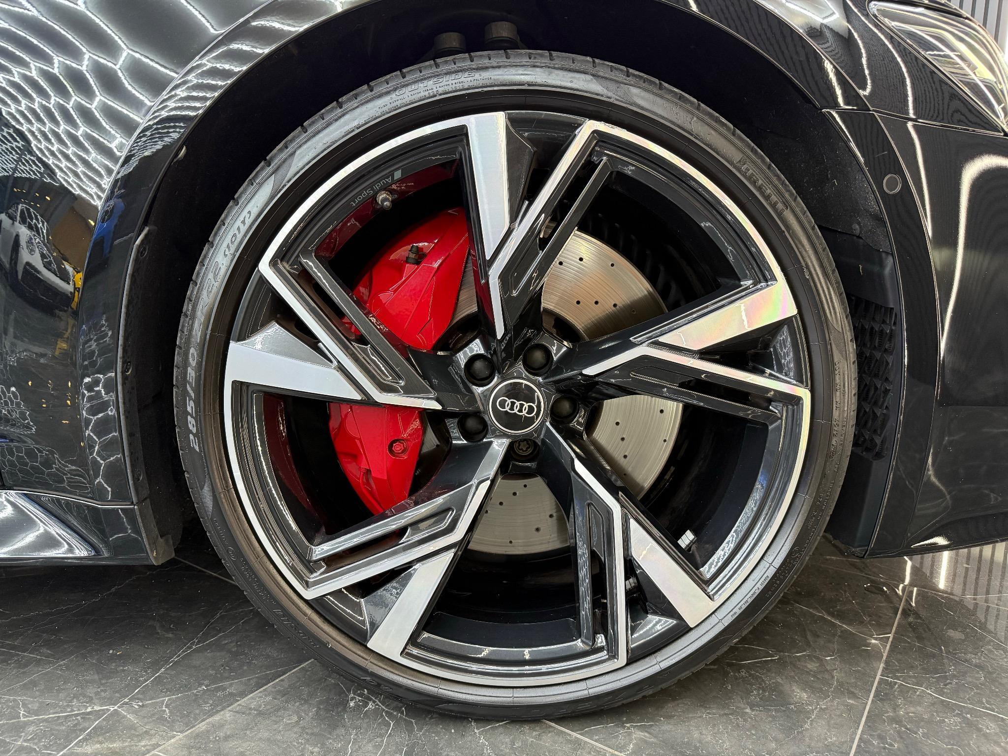 Audi RS6 Avant view 44