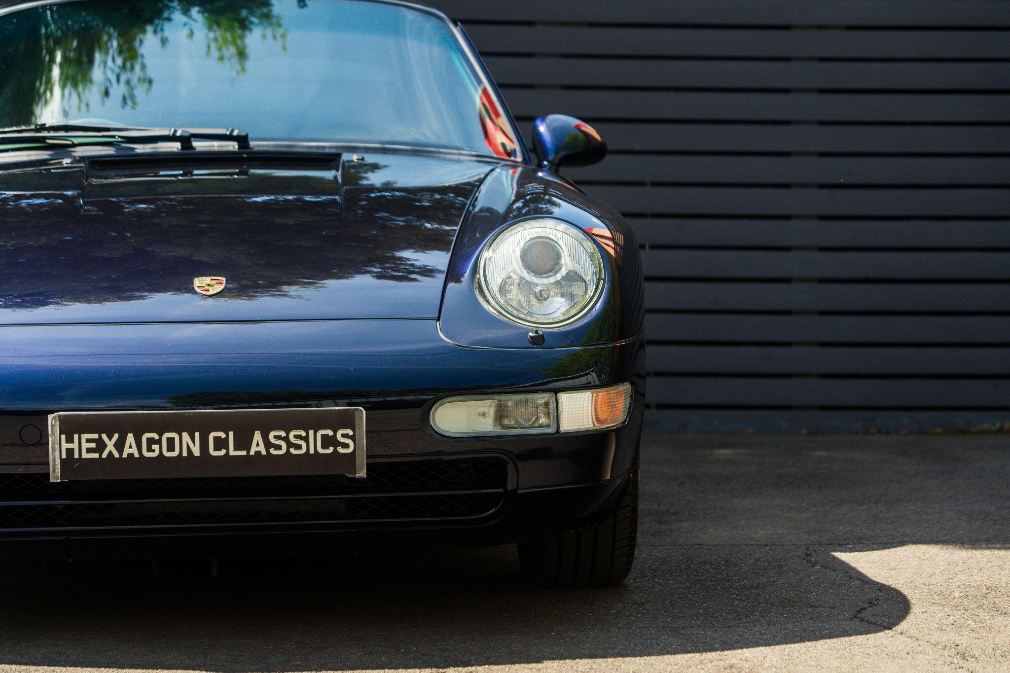 Porsche 911 view 6