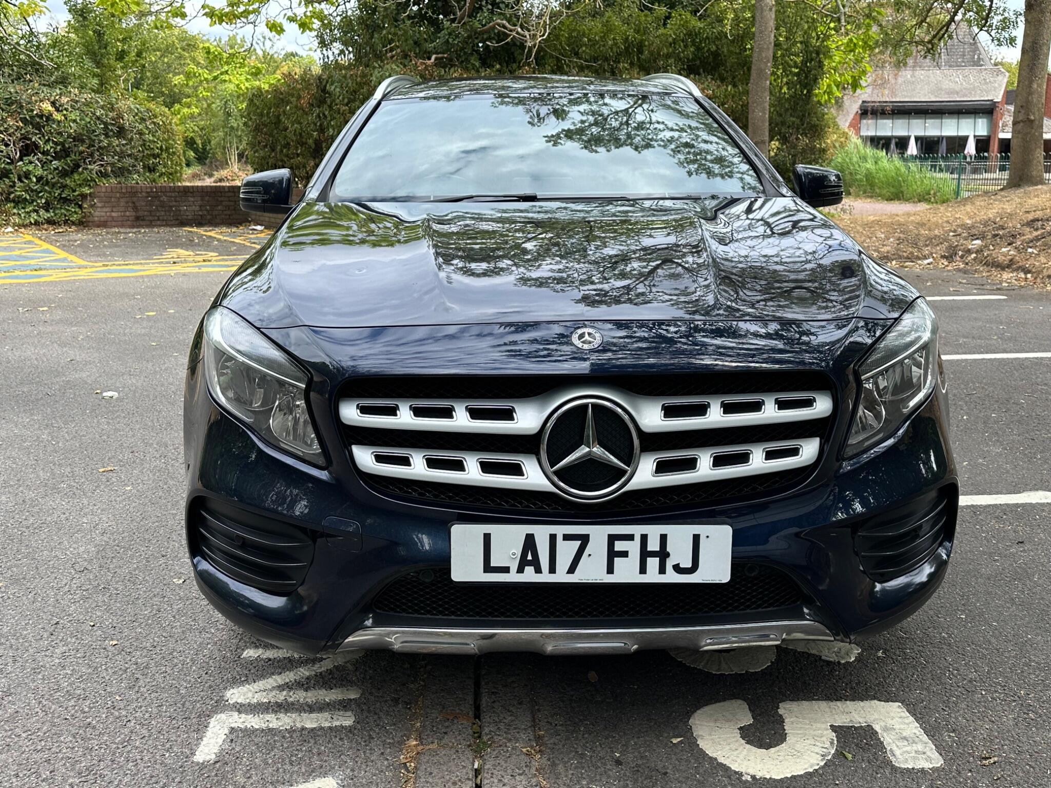 Mercedes-Benz Gla view 9