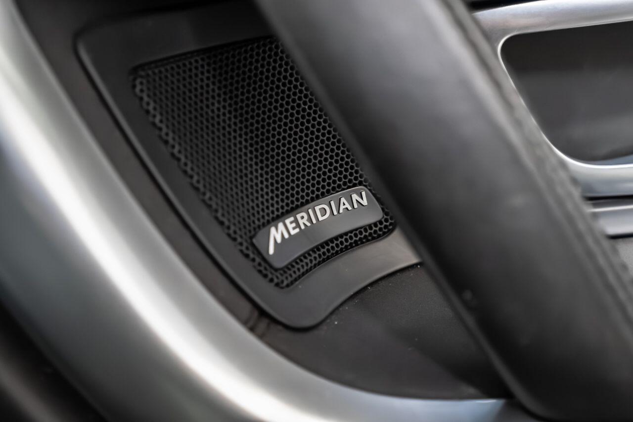 Land Rover Discovery Sport view 10