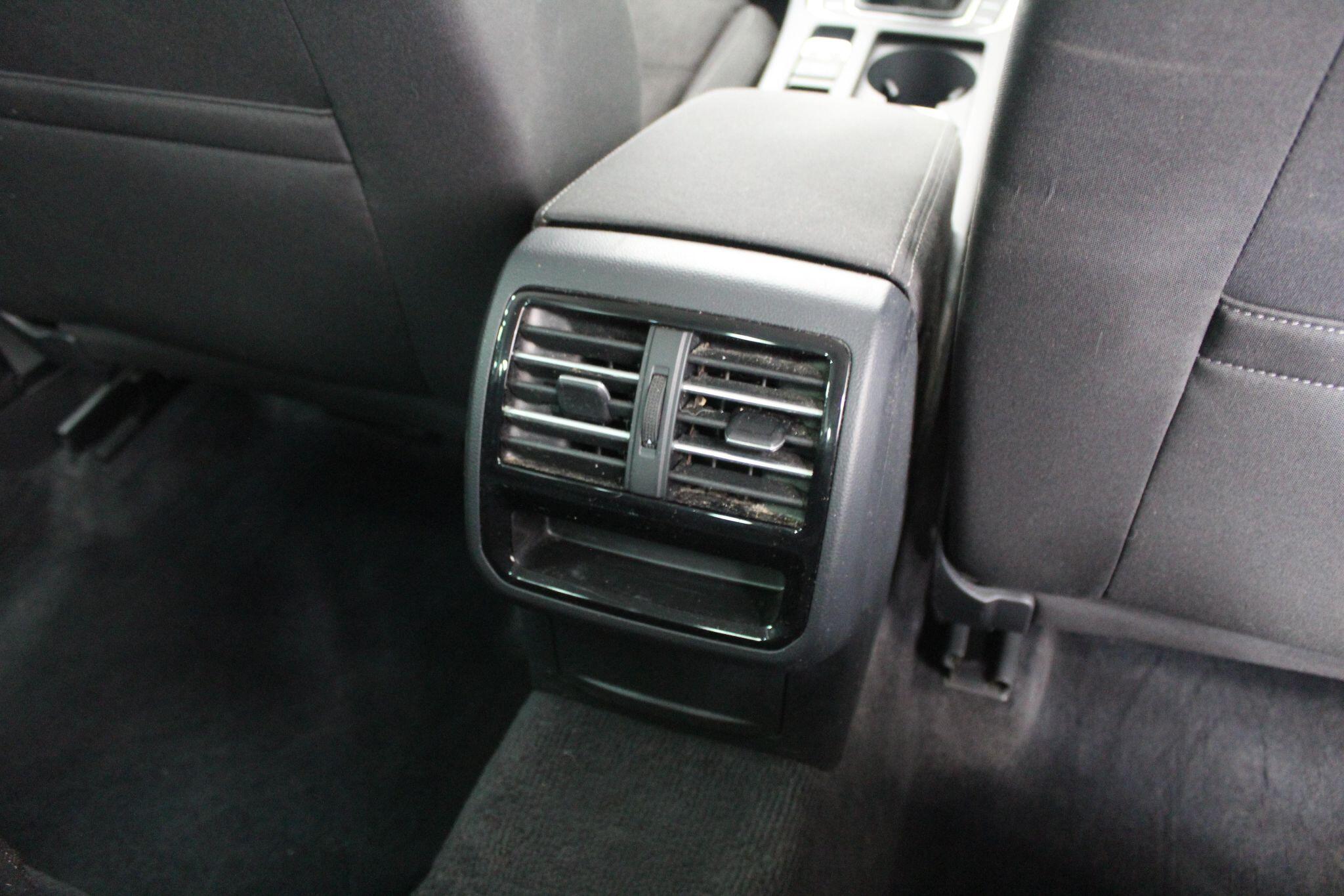 Volkswagen Passat view 52