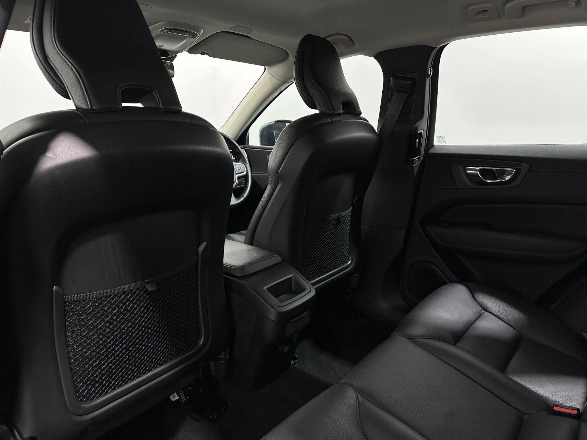 Volvo XC60 view 38
