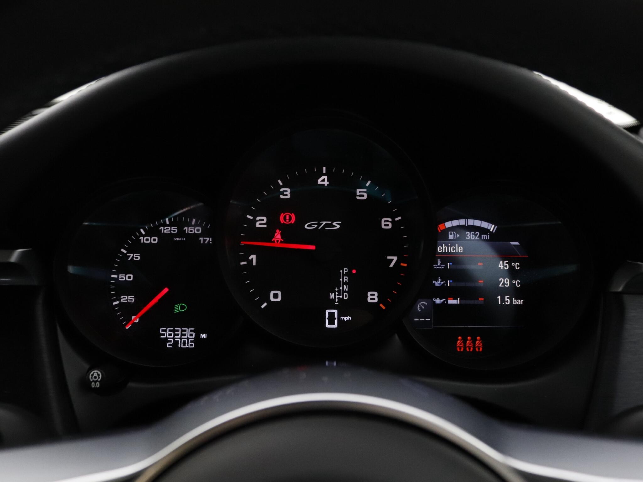 Porsche Macan view 15