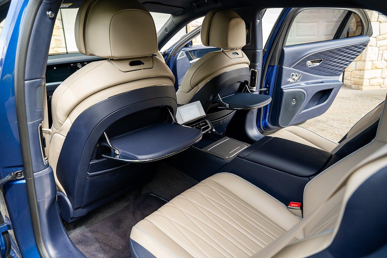 Bentley Flying Spur view 81