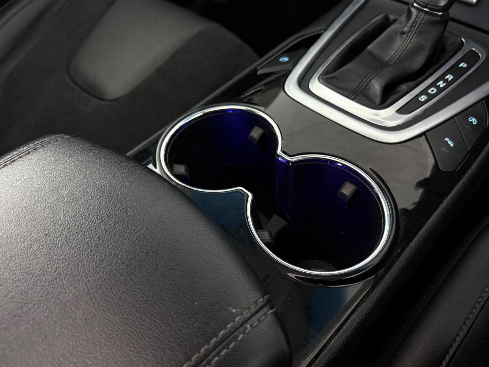 Ford Edge view 21