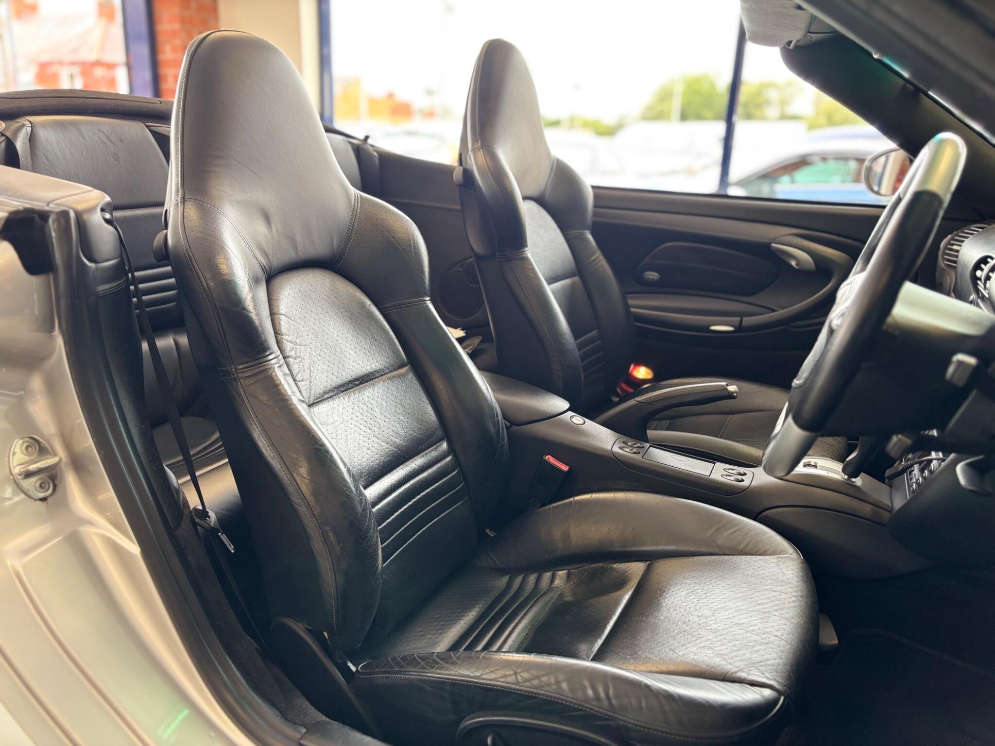 Porsche 911 view 14