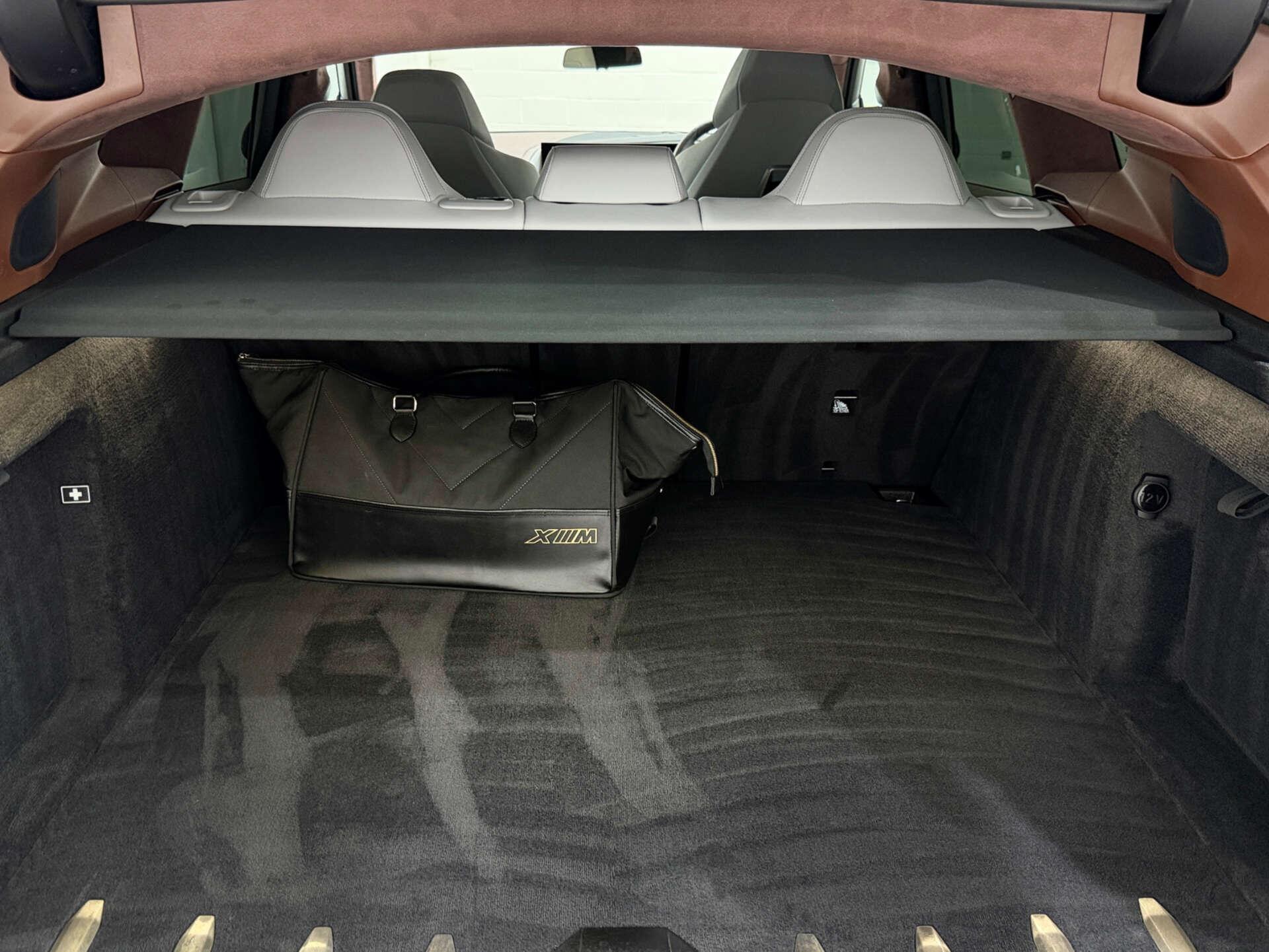 BMW XM view 28