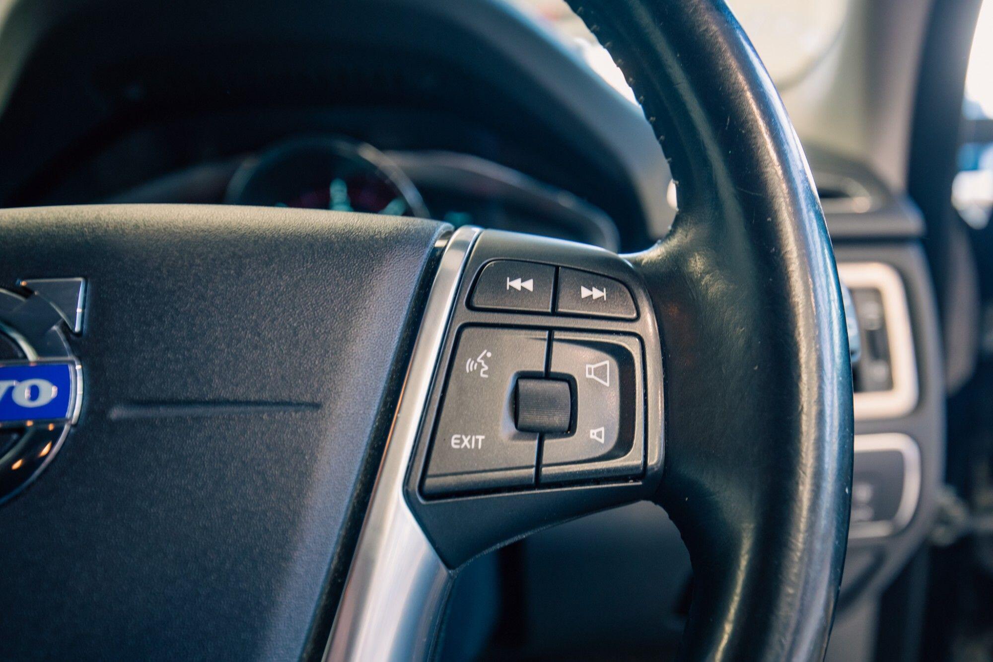 Volvo XC70 view 13