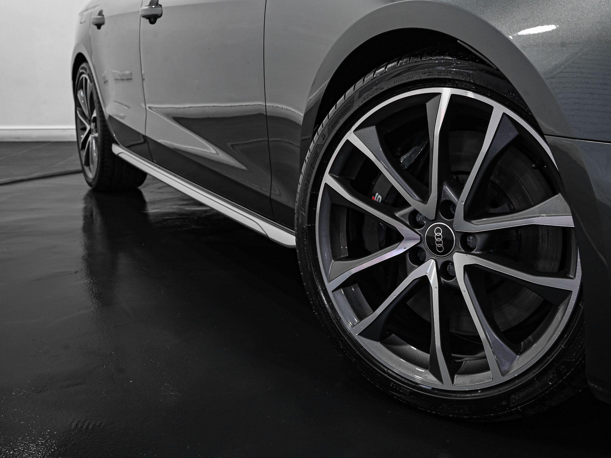 Audi S4 view 27
