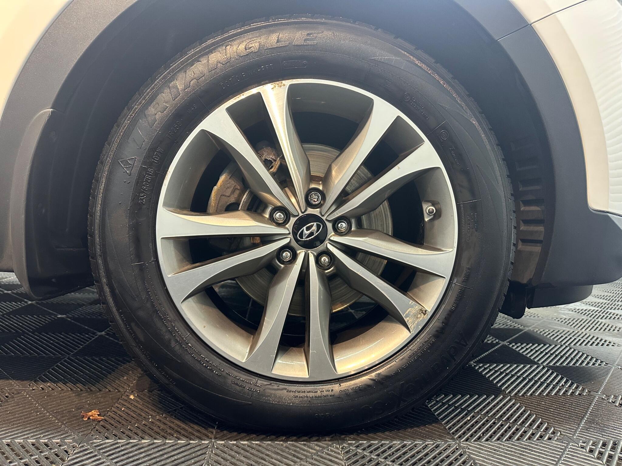 Hyundai Santa Fe view 23
