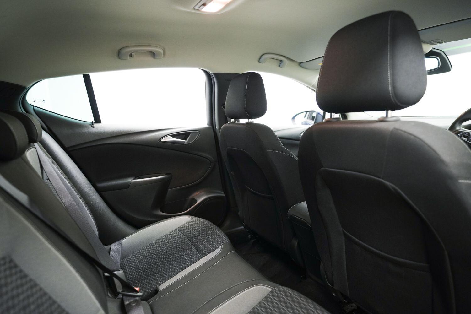 Vauxhall Astra view 15