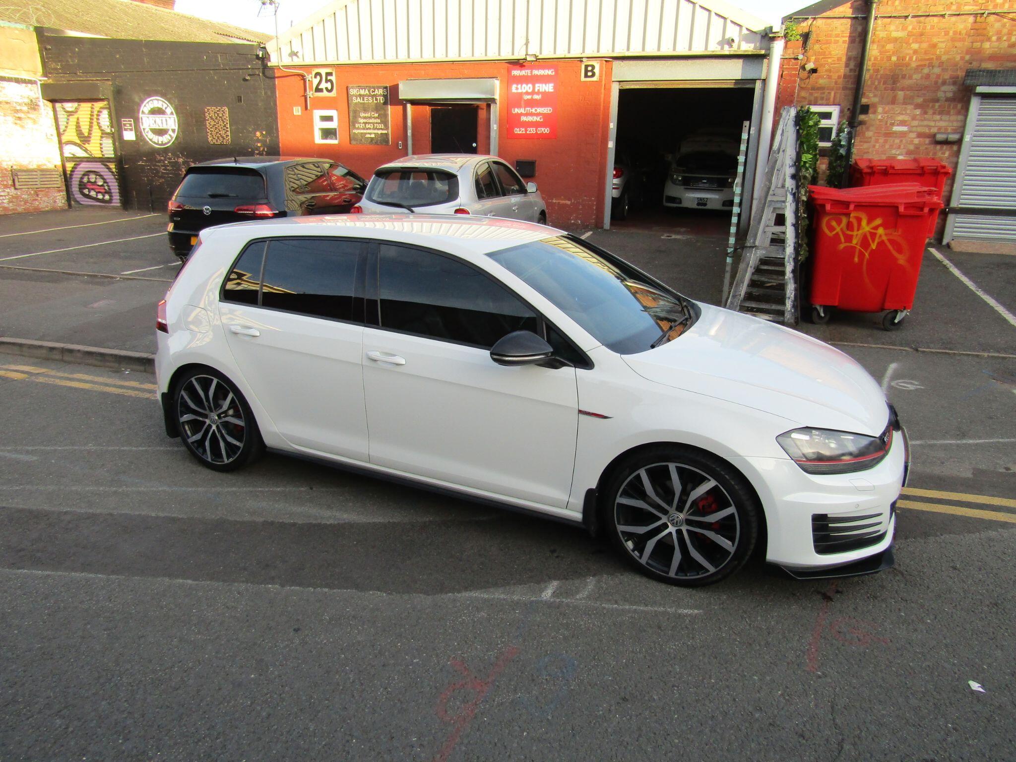 Volkswagen Golf view 6