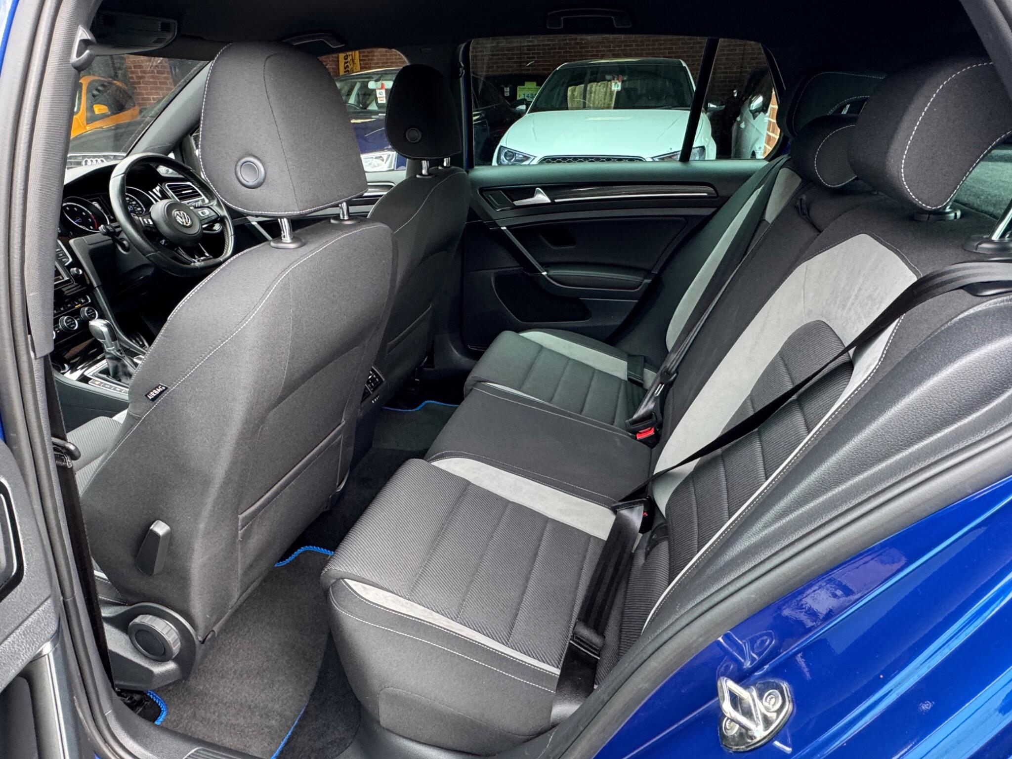 Volkswagen Golf view 9