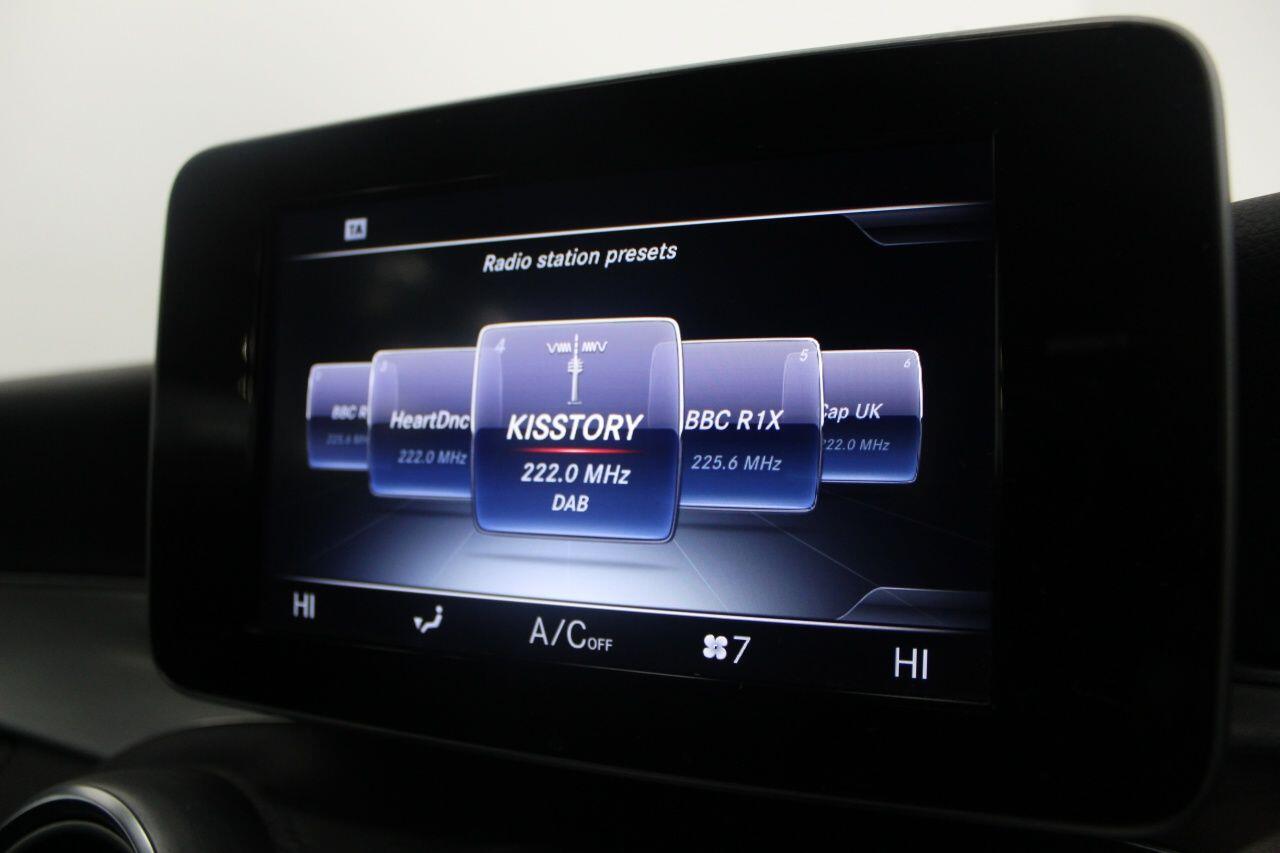 Mercedes-Benz C-Class view 33