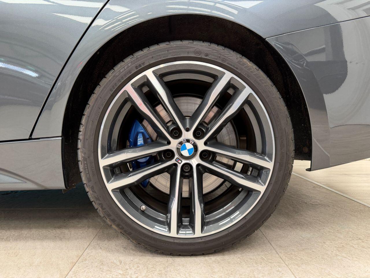 BMW 3 Series view 15