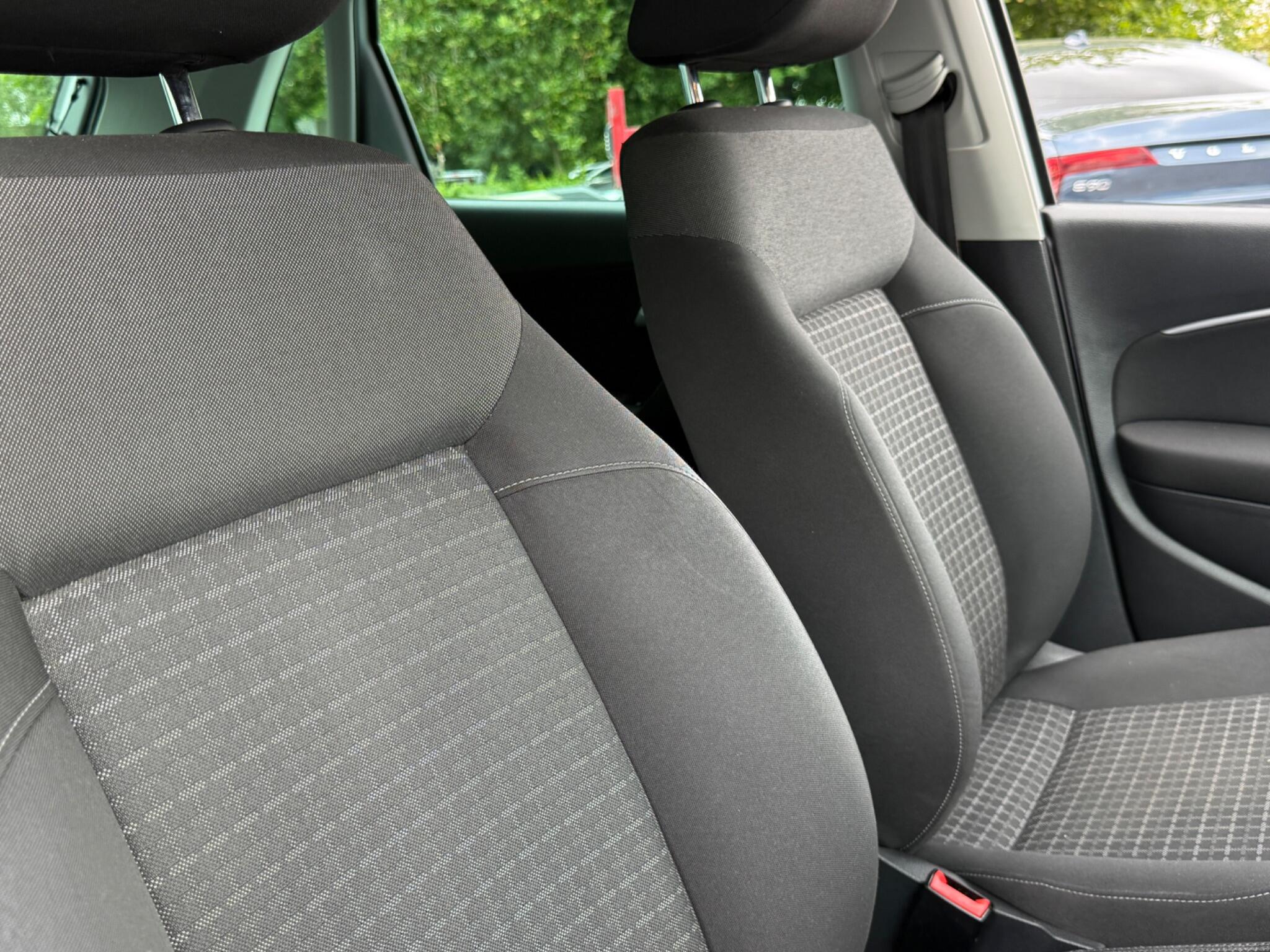 Volkswagen Polo - Image 31