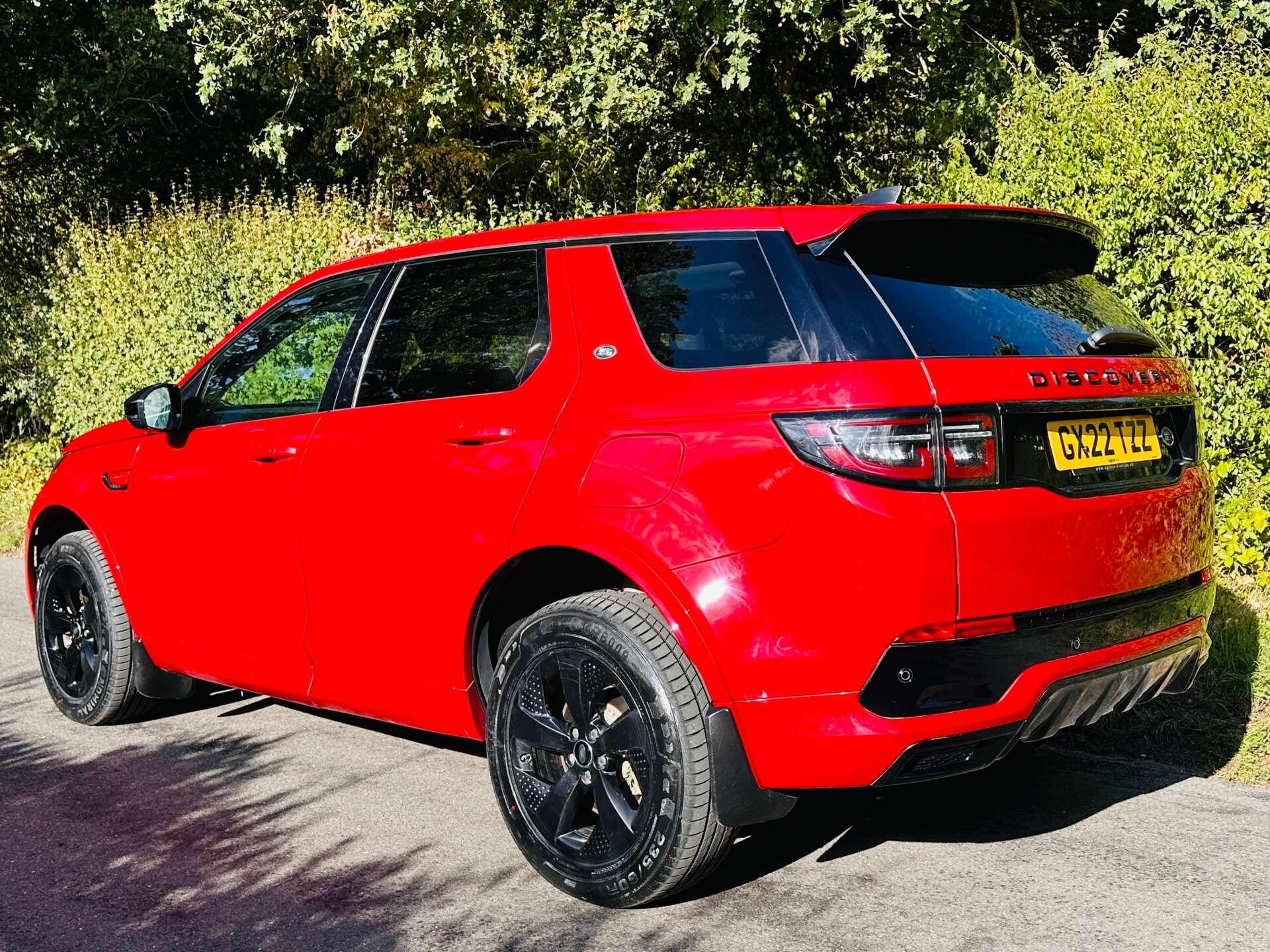 Land Rover Discovery Sport view 35