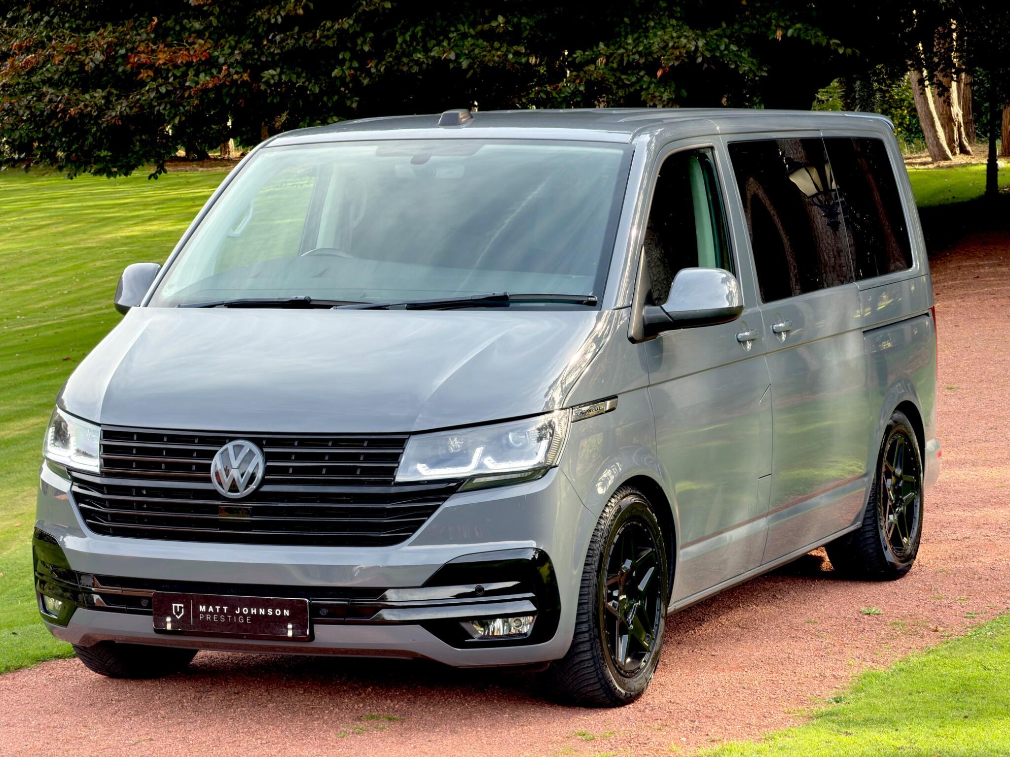 Volkswagen Caravelle view 8