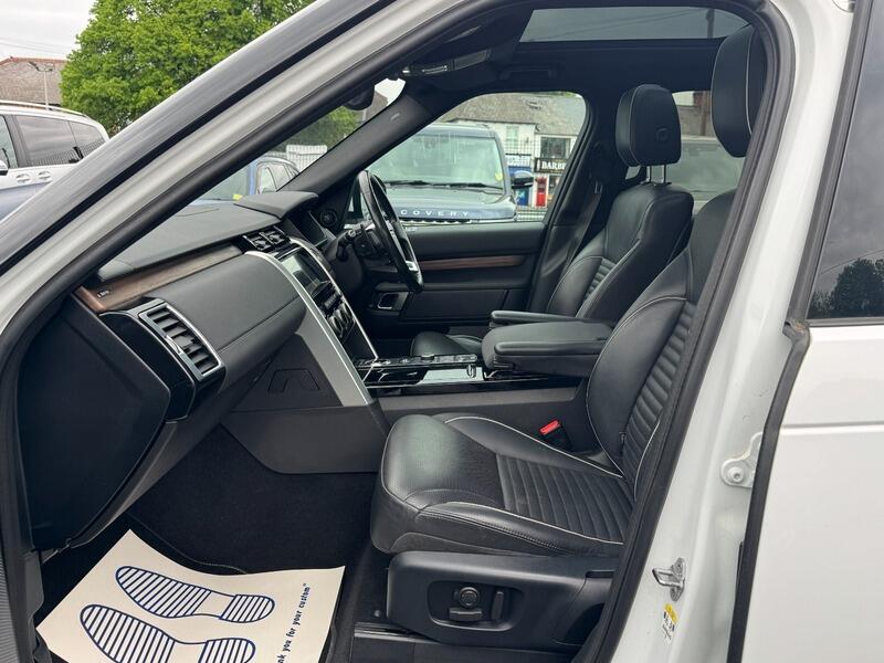 Land Rover Discovery view 24