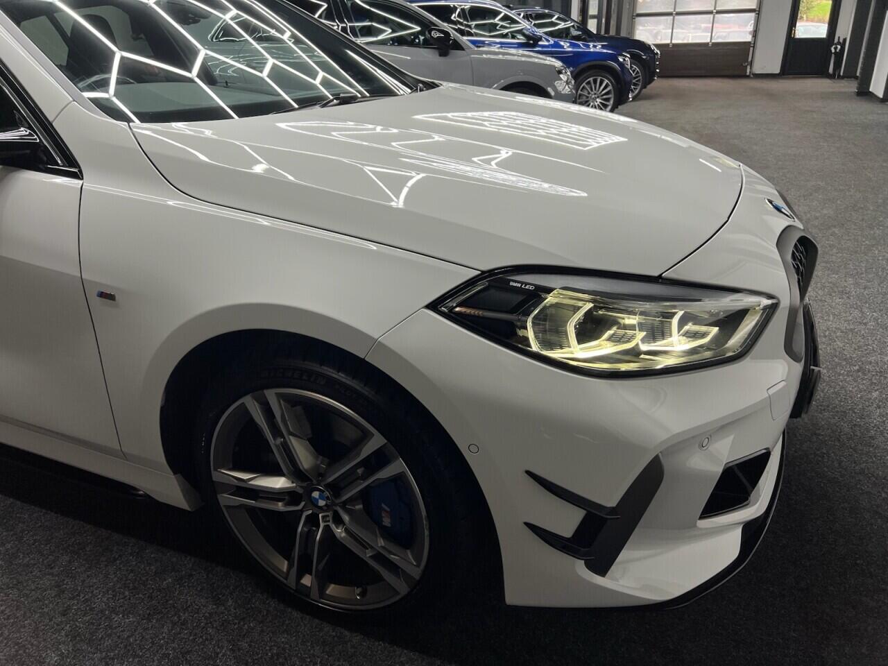 BMW 1 Series view 19