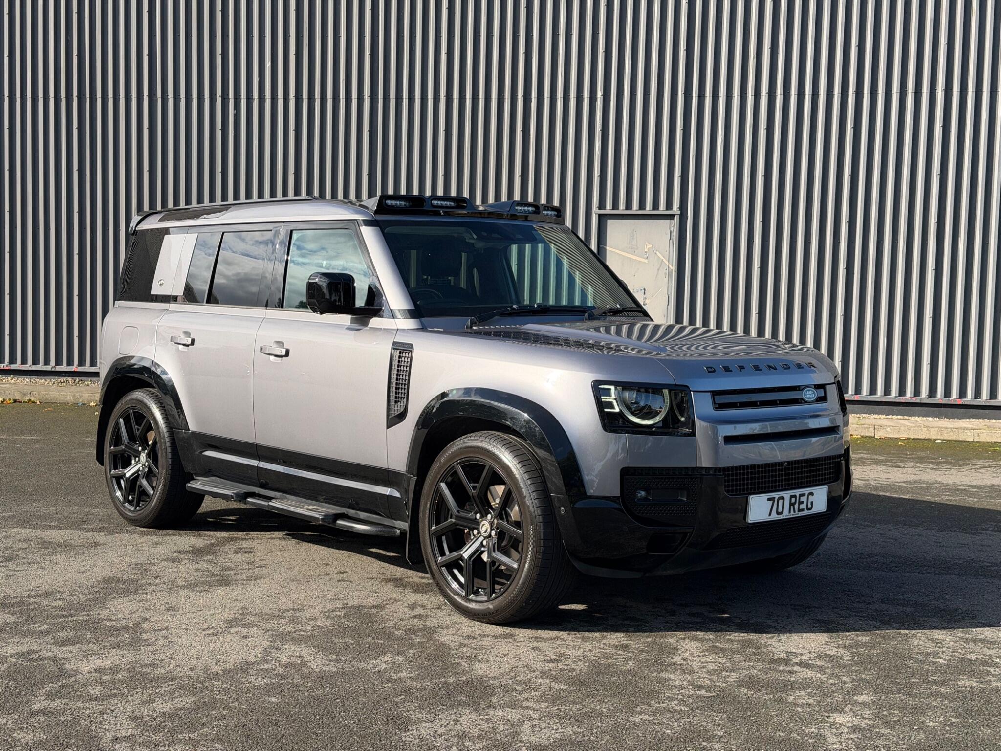 Land Rover Defender view 3