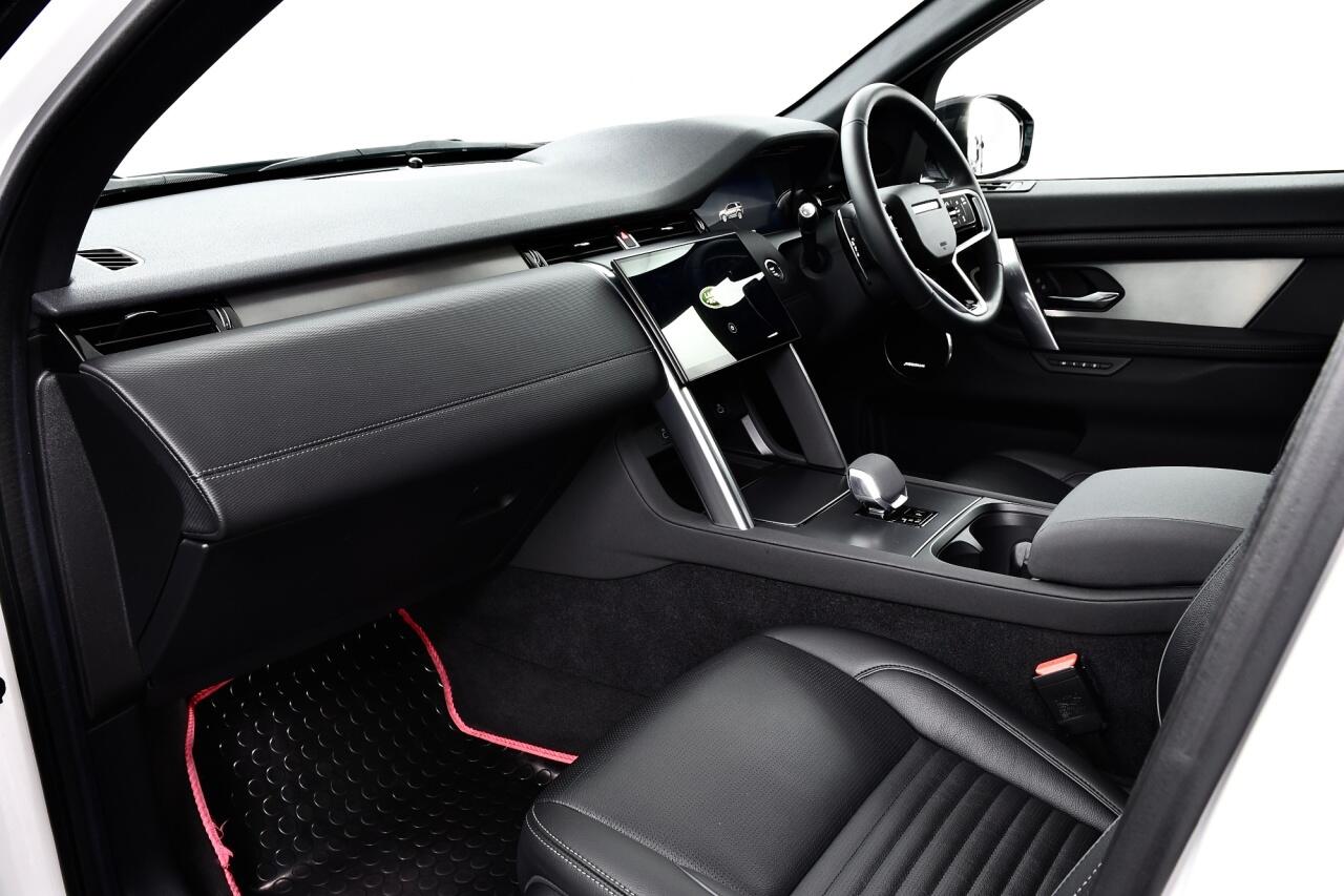 Land Rover Discovery Sport view 21
