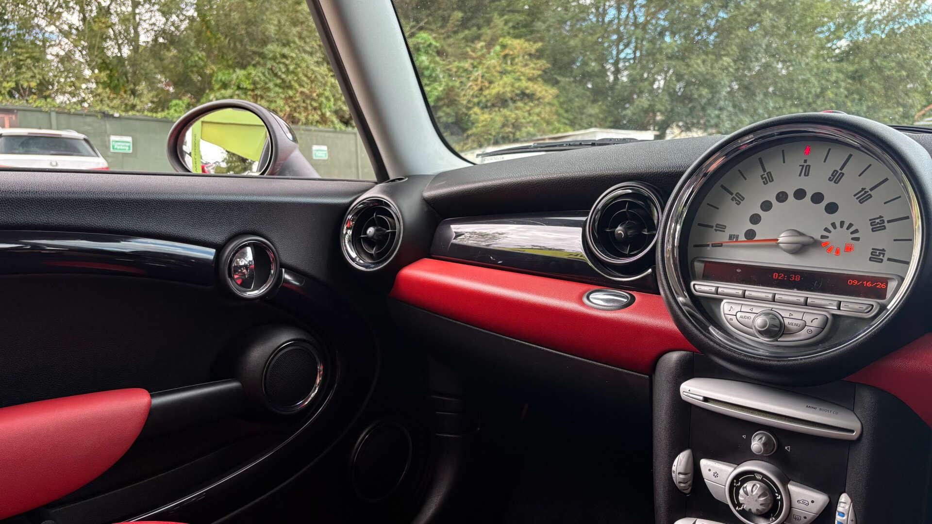 Mini Hatch view 25