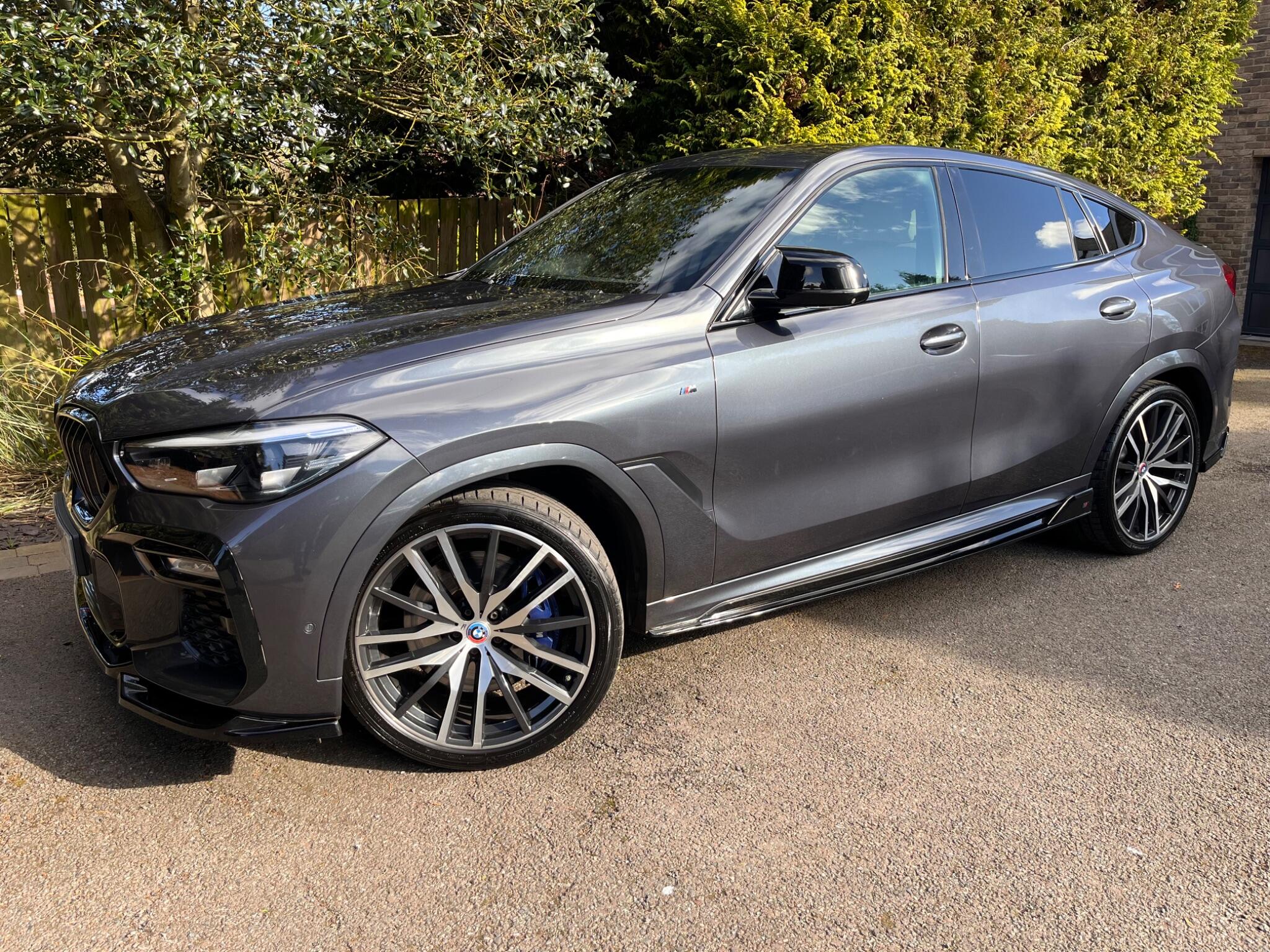 BMW X6 view 9