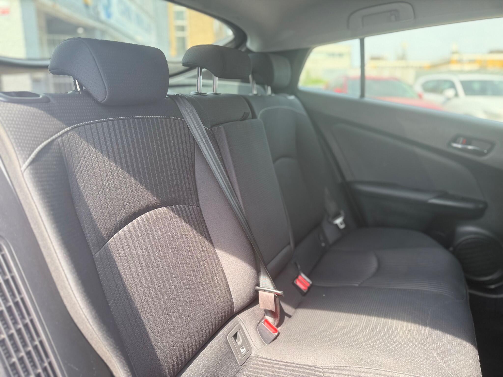 Toyota Prius view 12