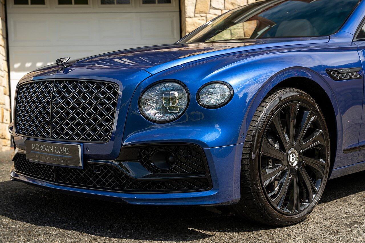 Bentley Flying Spur view 35