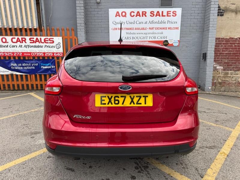 Ford Focus view 6