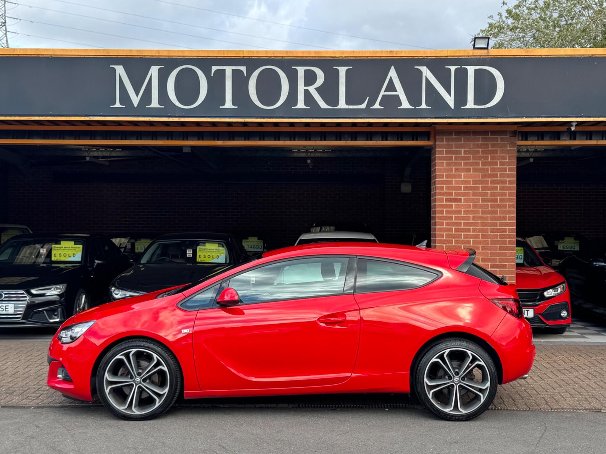 Vauxhall Astra GTC view 6