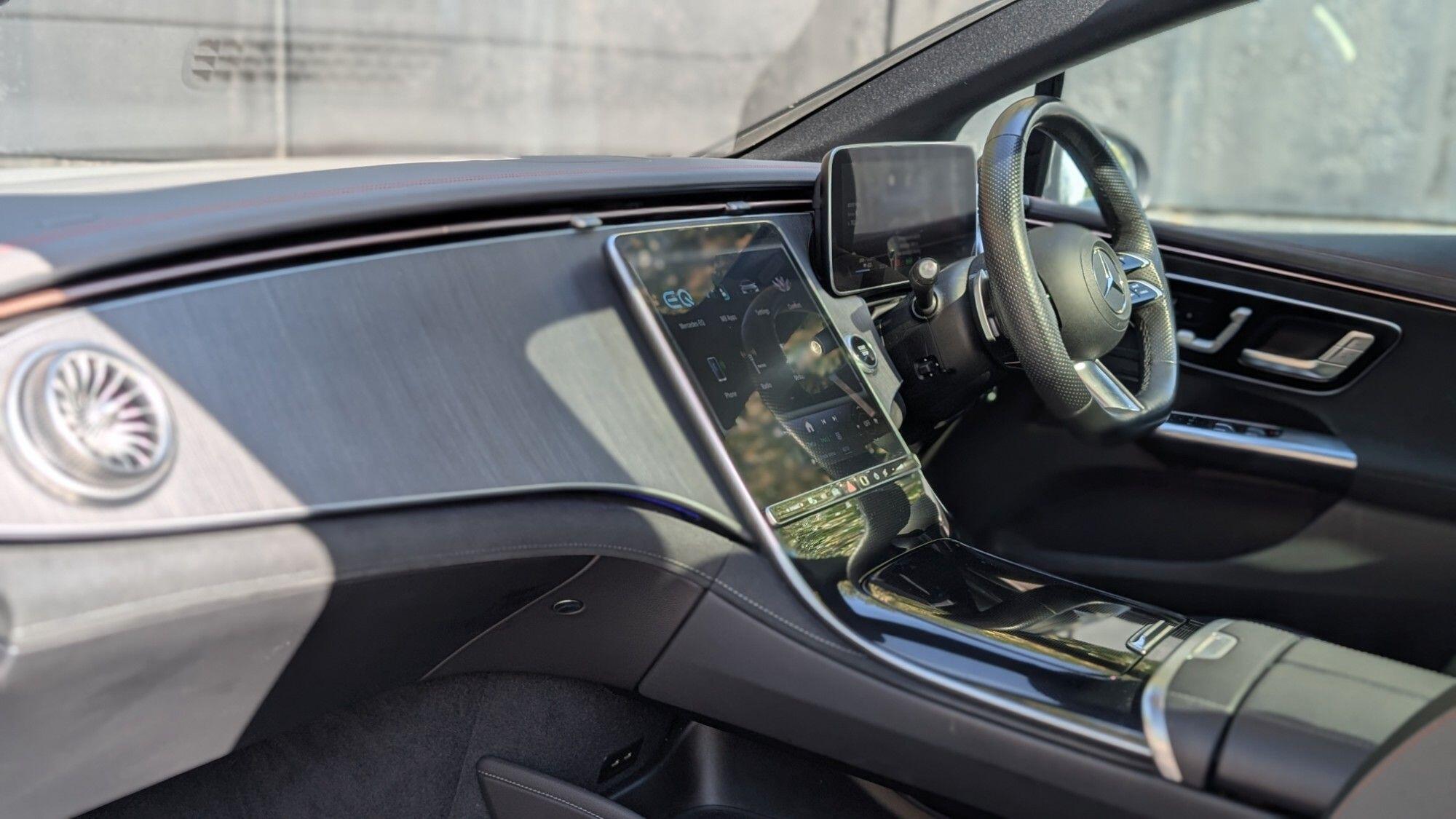 Mercedes-Benz EQE view 11