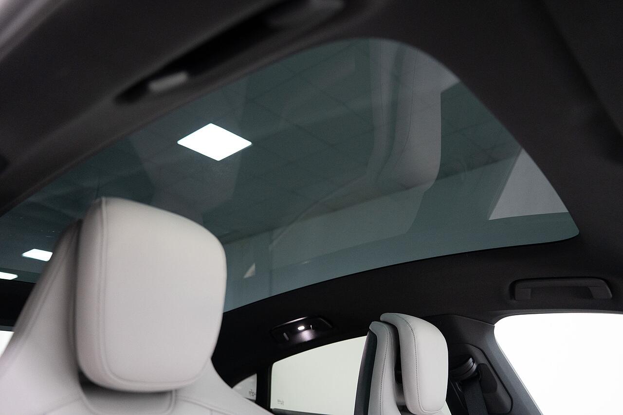 Porsche Taycan view 25