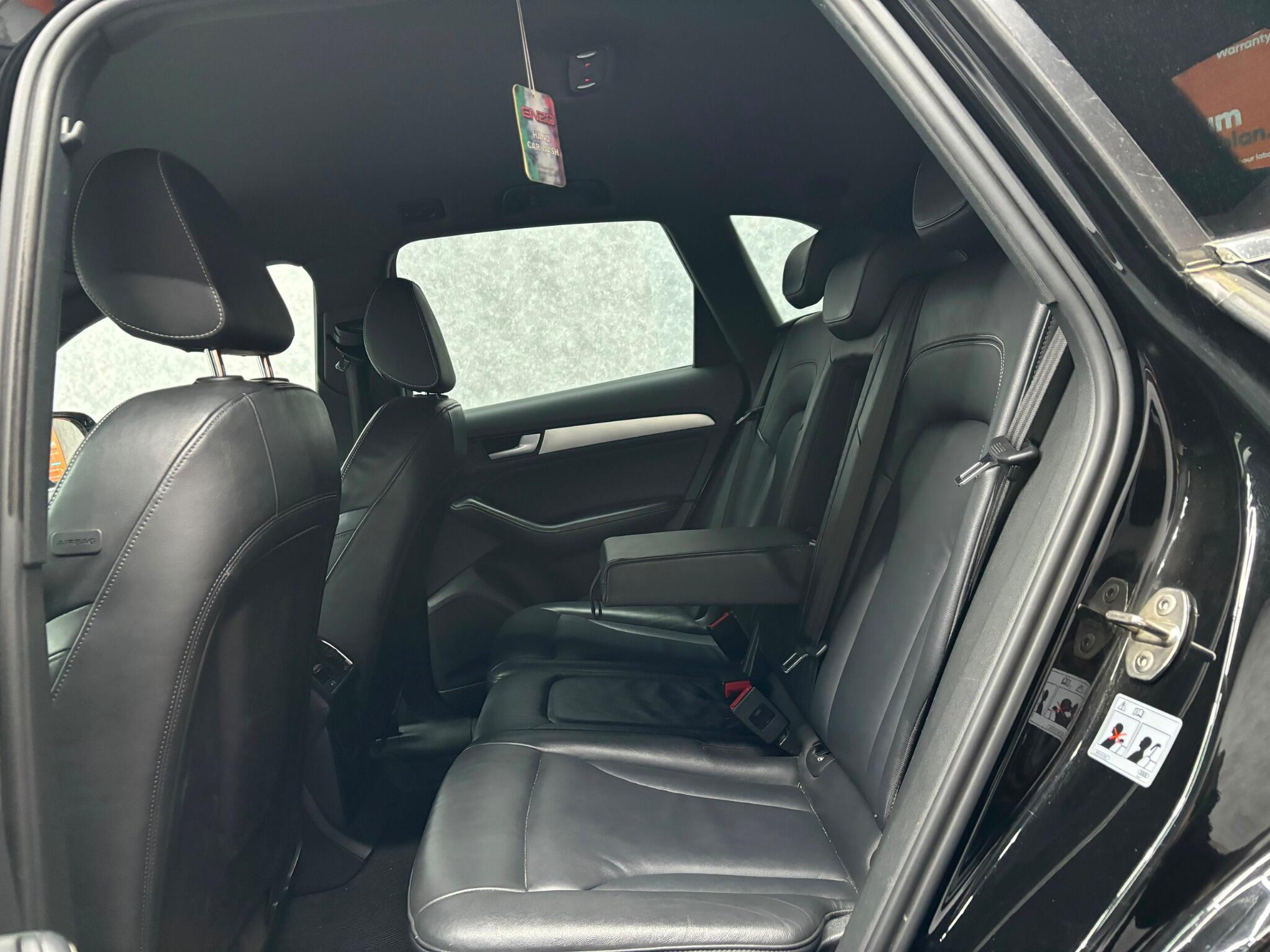 Audi Q5 view 4