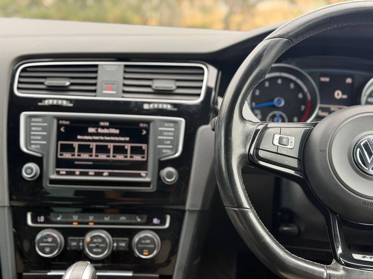 Volkswagen Golf view 30