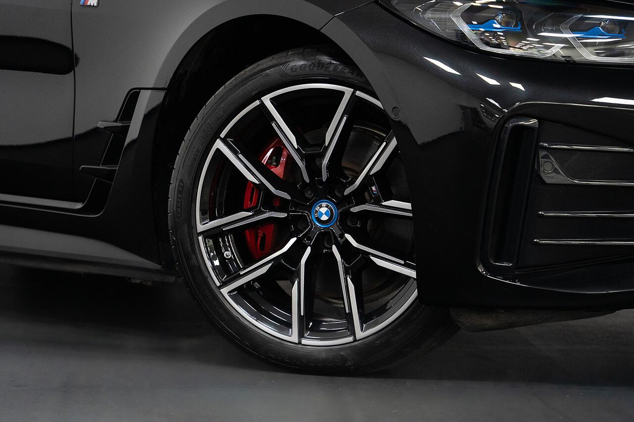 BMW I4 view 32