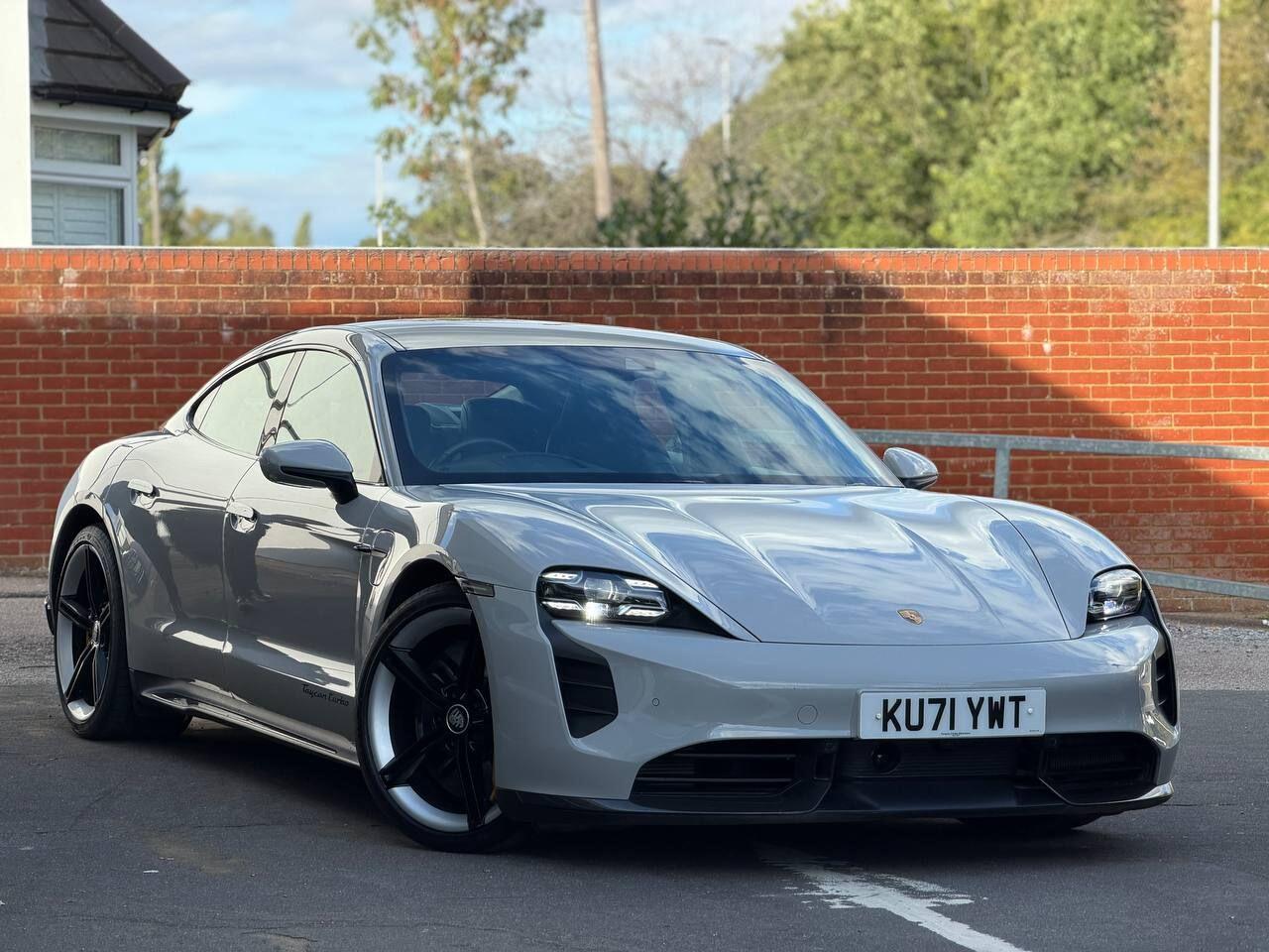 Porsche Taycan view 75