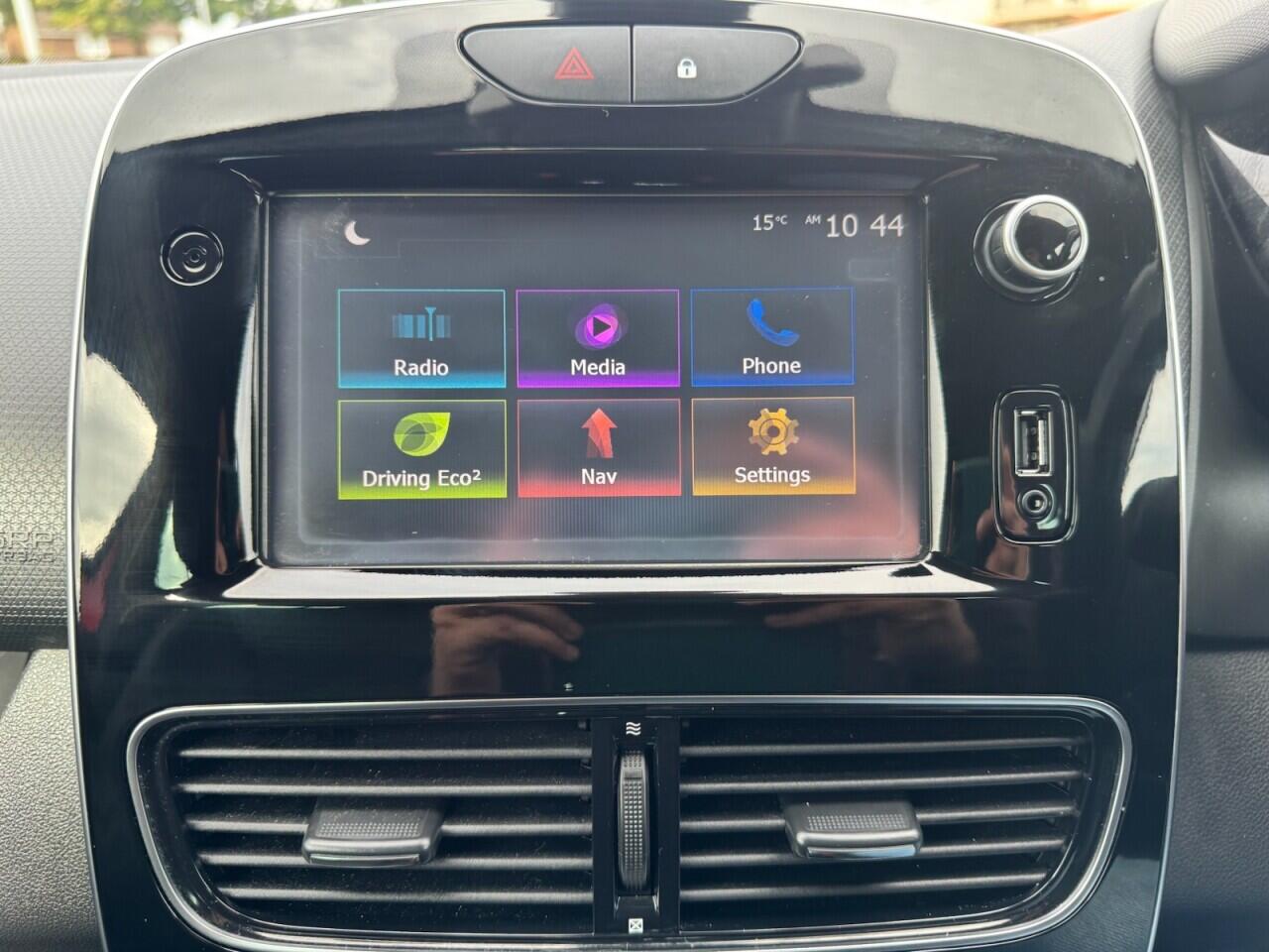 Renault Clio view 34