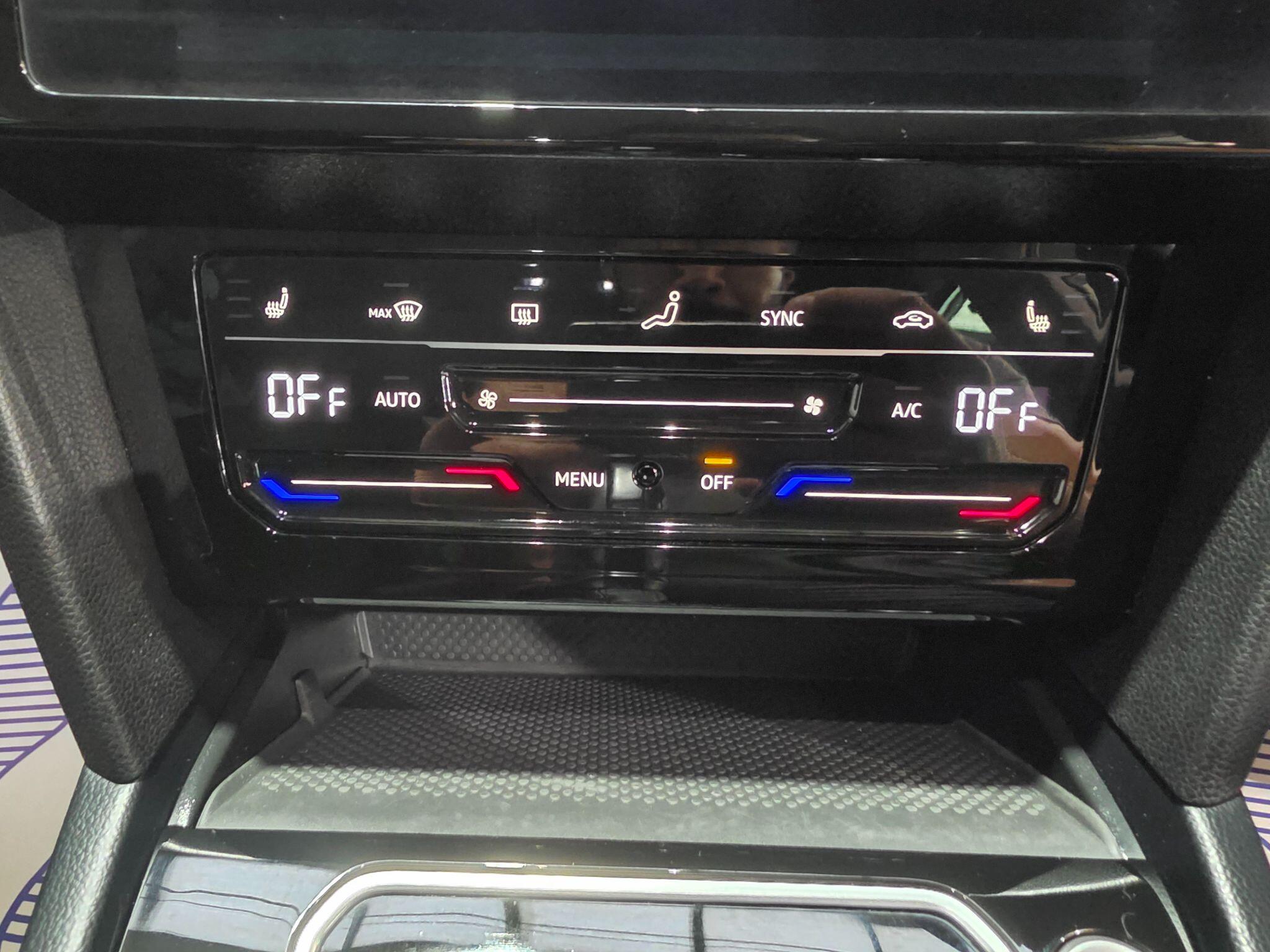 Volkswagen Passat view 9