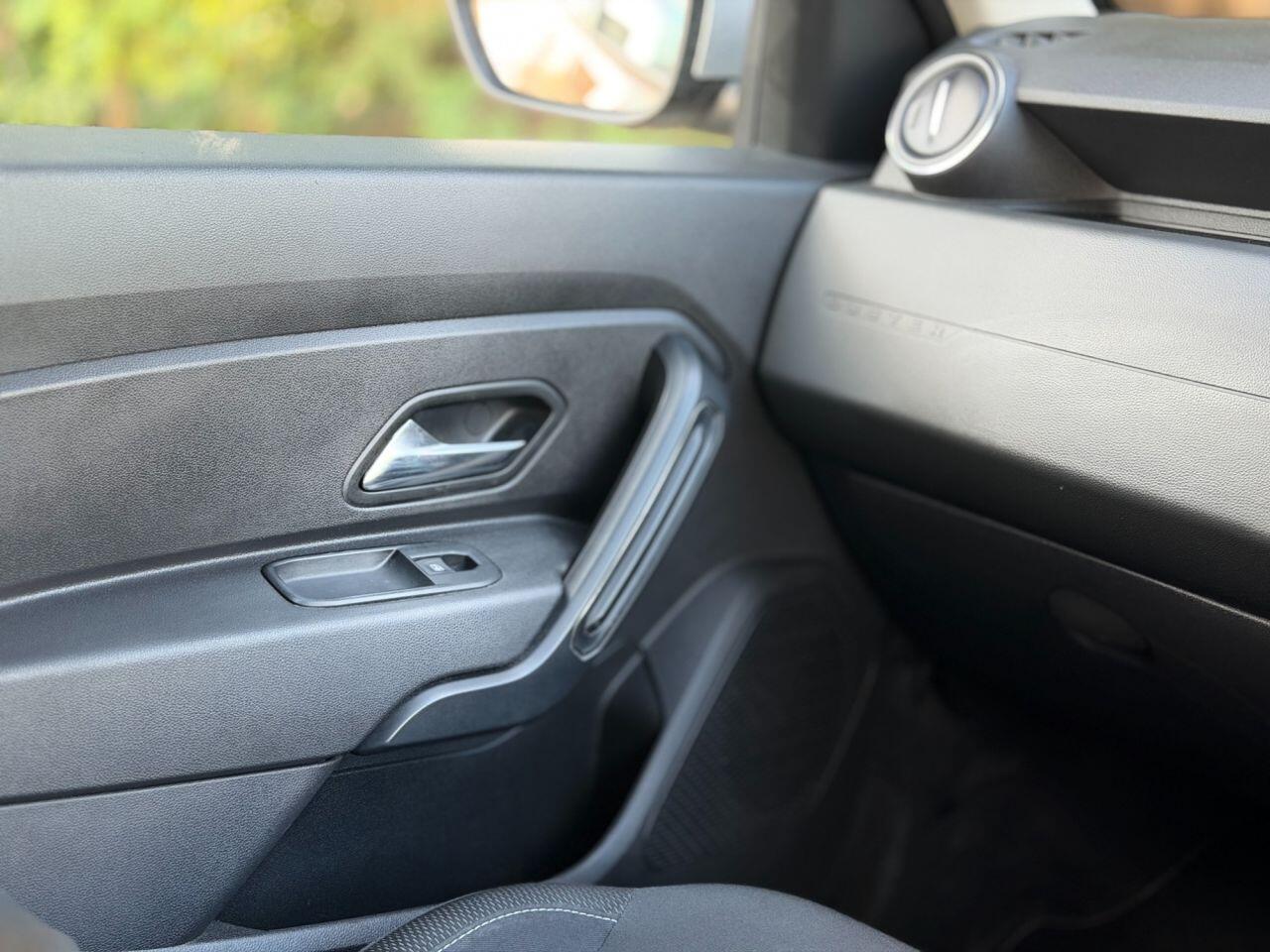 Dacia Duster view 80
