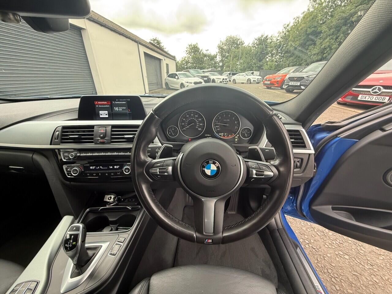 BMW 3 Series view 19