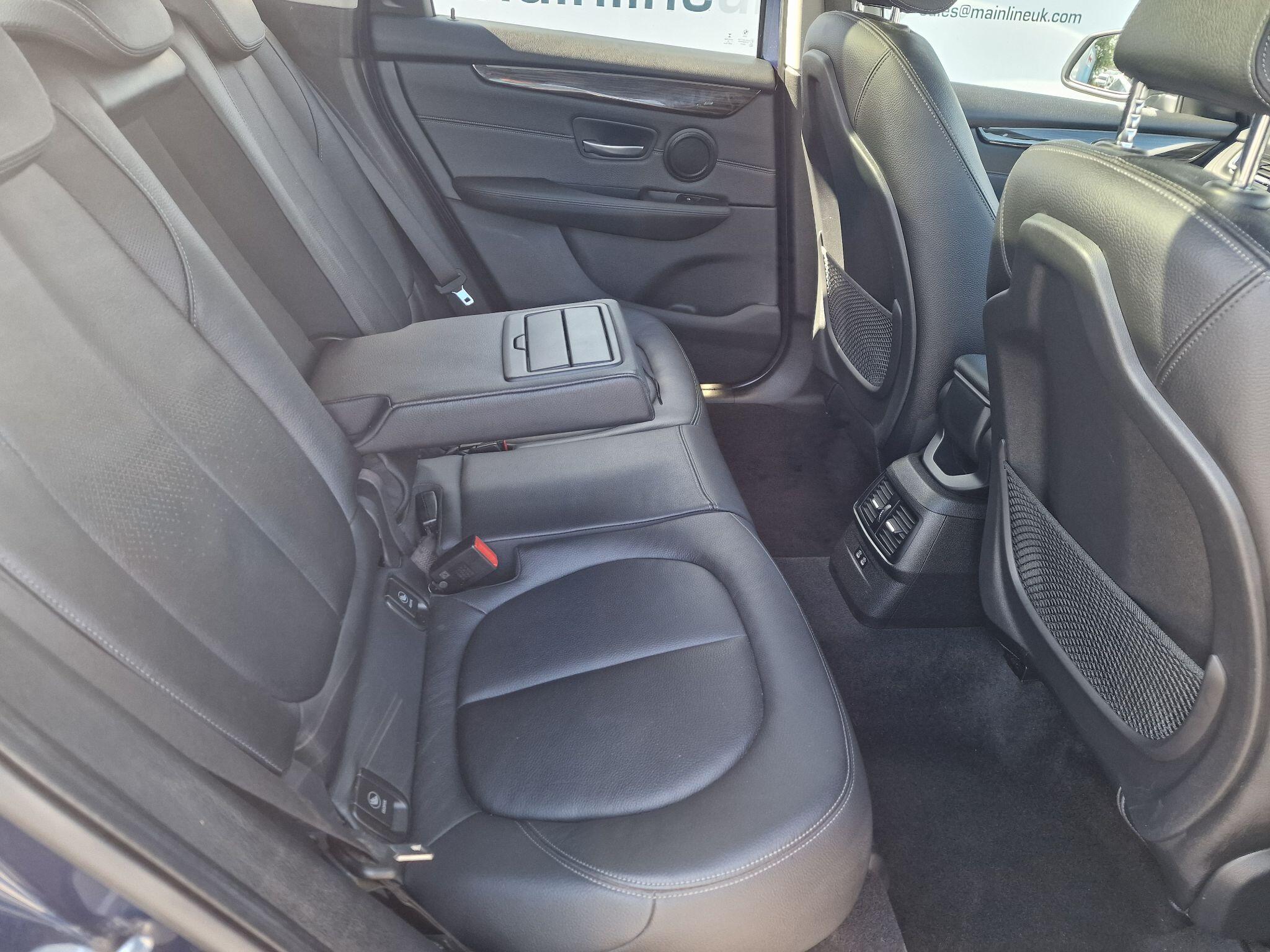 BMW 2 Series view 33