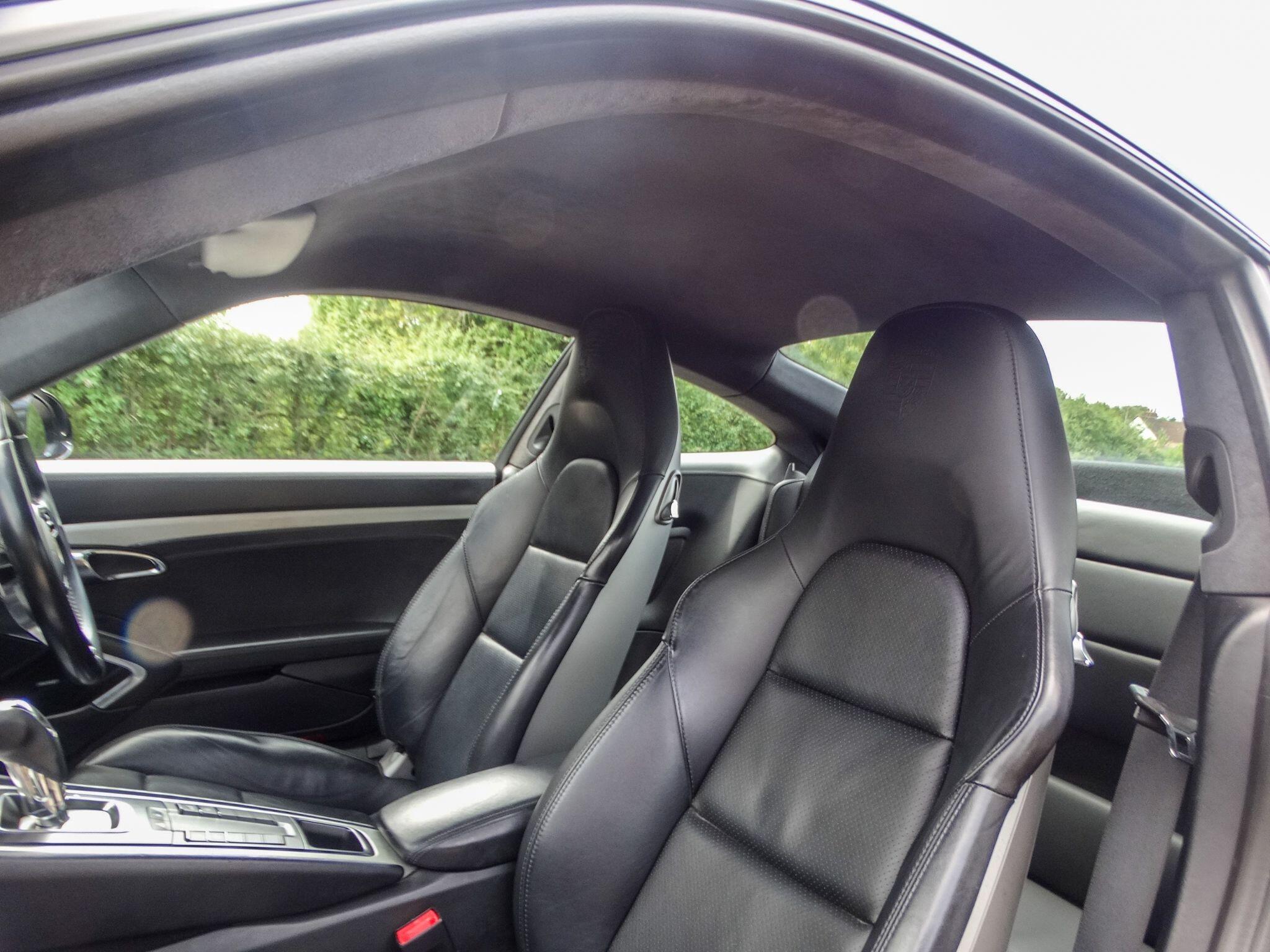 Porsche 911 view 12