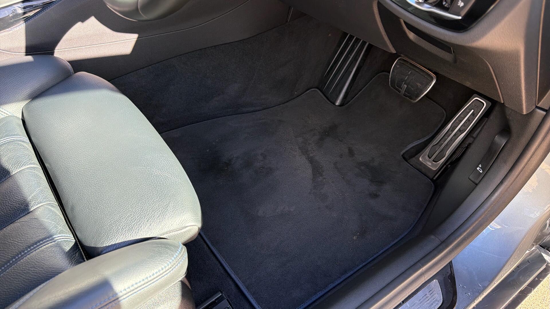 BMW 5 Series view 29